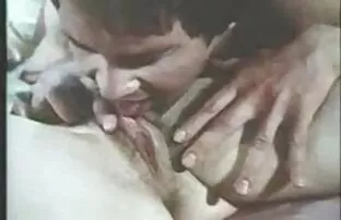 XXX خانم عروس را تقلید می کند. عکس کون و کیر