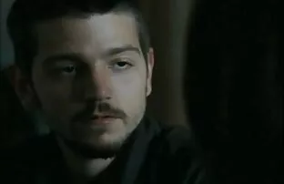 XXX یک دختر نازک عکس سکسی کون کوس کیر کار ضربه را انجام می دهد.