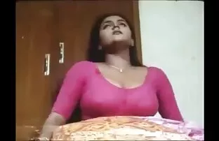 XXX اما نواک در اتاق خواب سرگرم عکس کوس و کون شهوانی کننده است.