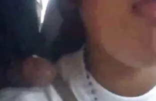 XXX او یک مسافر زیبا را در عكس كس سكس صندلی عقب اتومبیل لعنتی.