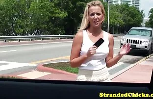 XXX دنی کول یک همسایه مست را اغوا می کند و کیرو کس خفن او را می کشد.