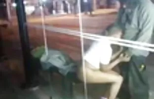 XXX سرطان بلوند جوان را در گلف لعنتی. عكس كون و كس