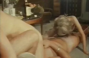 XXX دست عکس کوس جنیفر لوپز بلوند.