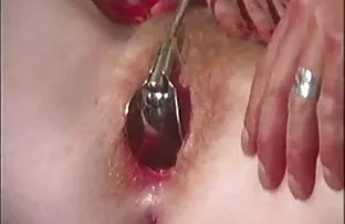 XXX بلوند به دوست پسر می دهد تا پاهایش را بکشد و بعد از عکس کیرلای کس آن سکس کند.