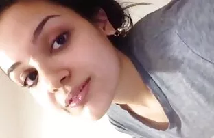 XXX مرد سکسخفن متحرک سیاه پوست آلت تناسلی مرد را برطرف می کند.