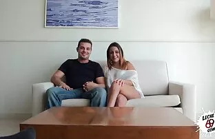 XXX لزبین ها لیسیدن را یاد عکس سکسی پشمالو می گیرند.