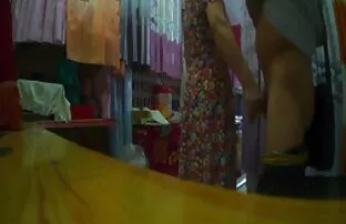 XXX یک زن اورال با موهای قهوه ای به یک از blowjob و fucks در می عكس كير در كس دهد.