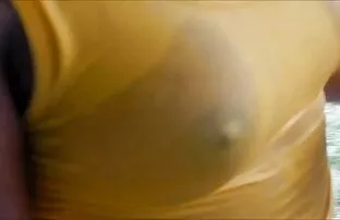 XXX عربی دسترسی کامل به گربه هایش کونزن خارجی می دهد.