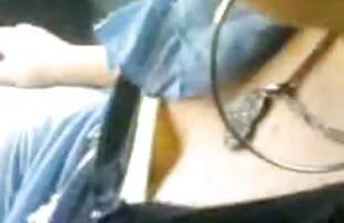 XXX کنا جیمز به دوست پسرش تعظیم می کند. عکس کیرو کون