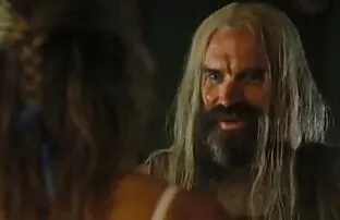 XXX آنجلا با عكس كير كون یک پسر مضطرب جنسی آشنا می شود.