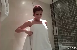XXX یک زن چاق اجازه می دهد تا یک عضو عکس کسکیر پسر کس کند.
