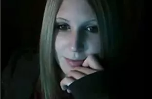 XXX یاس گری شاخه ای را در چهره اش شلیک می کند. عکس کس کون خفن