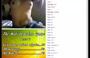 XXX یک مرد چاق دختری عکس کیر کس وکون را لگد می زند.