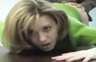 XXX او نیم تنه اش را برداشت و خود عکس سکس کوس عربی را در ماشین لعنتی.