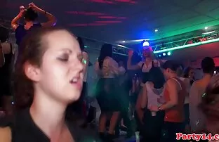 XXX او ماساژ و از بین می عکس سکسی کس قلمبه برد.